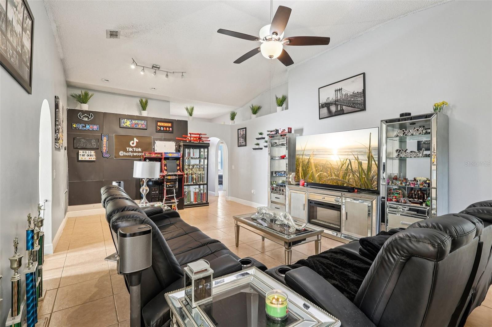 Image 8 of 32 For 111 Elgin Boulevard