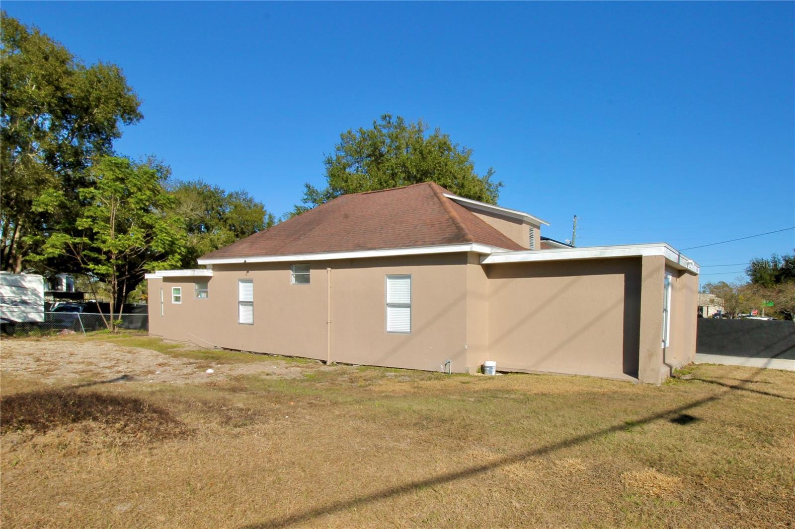 Image 6 of 42 For 610 Dundee Road