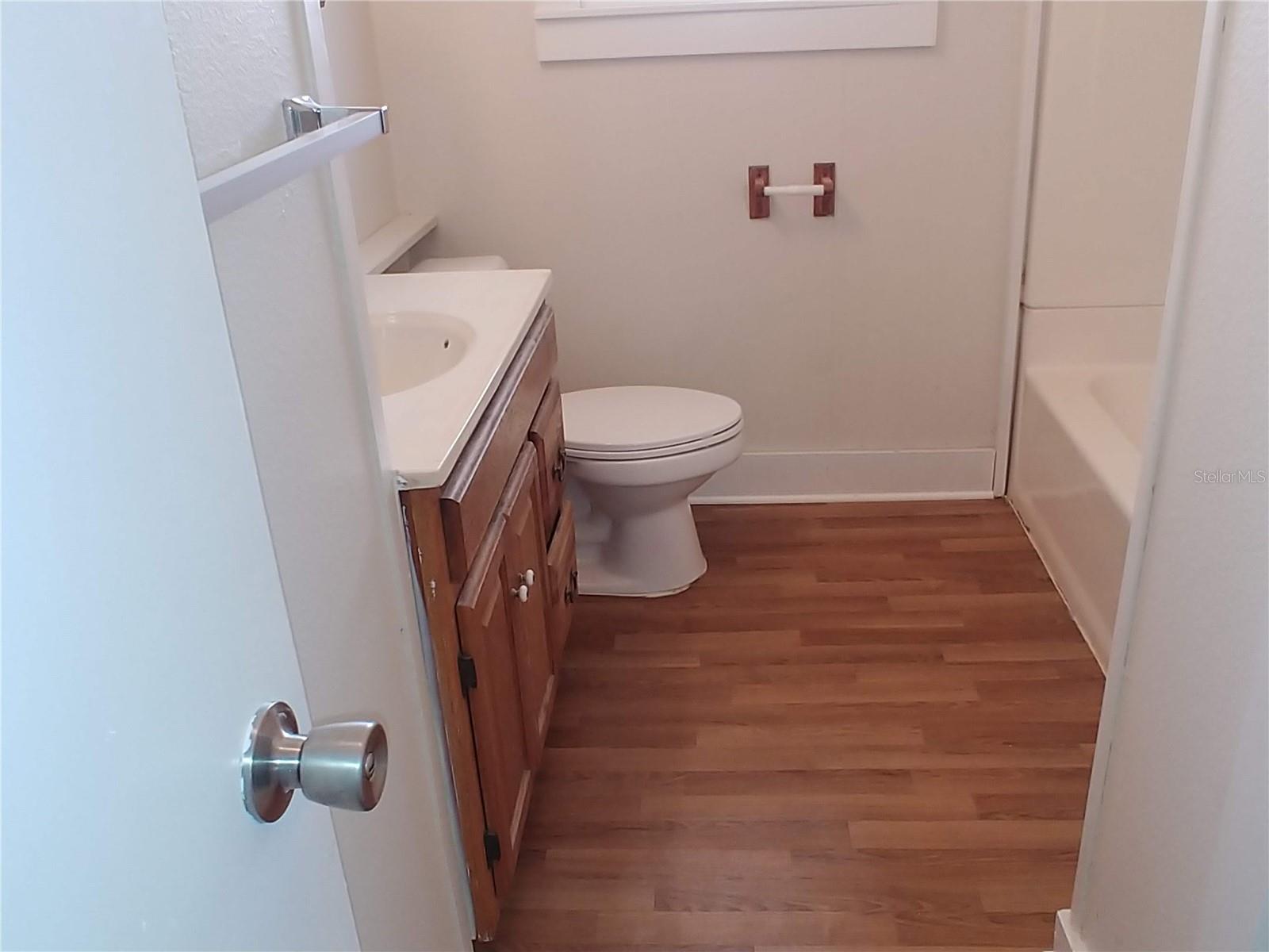 Image 13 of 43 For 423 Main Street A,b & C