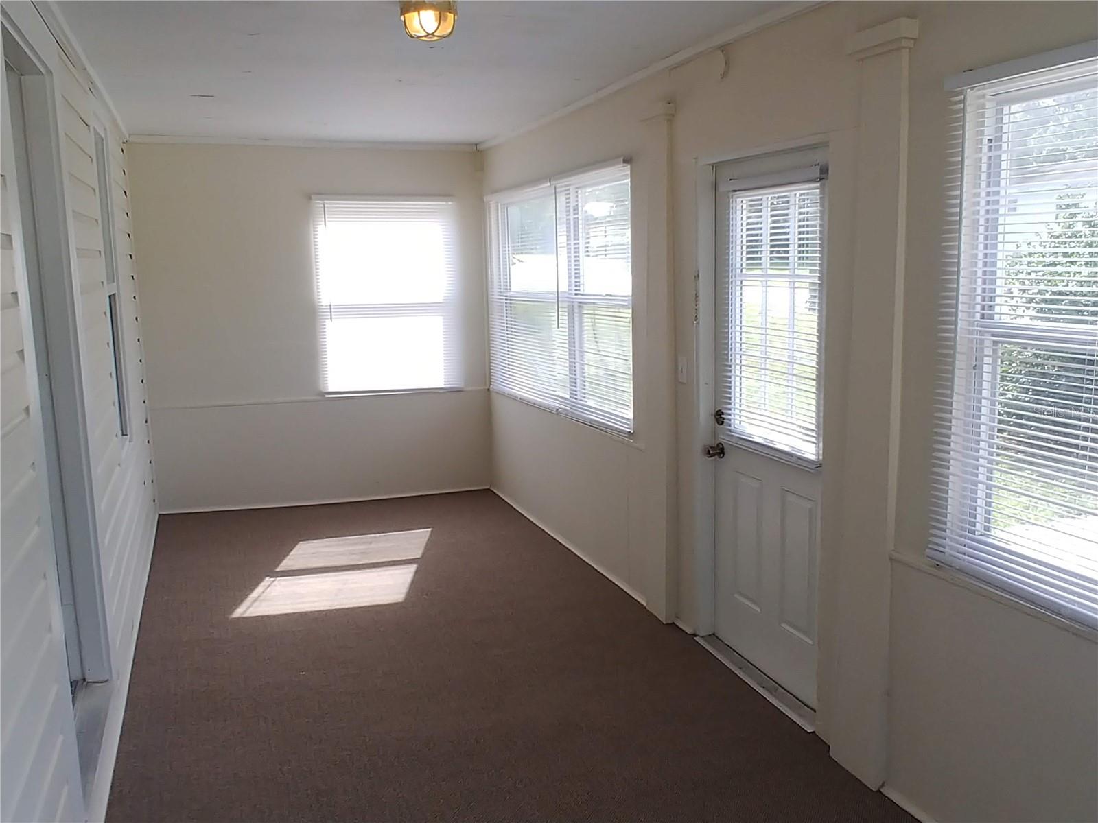 Image 16 of 43 For 423 Main Street A,b & C