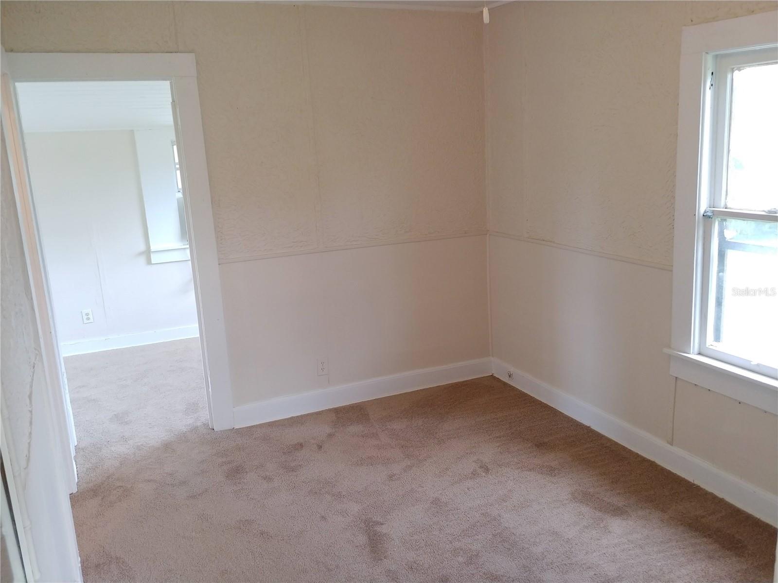 Image 21 of 43 For 423 Main Street A,b & C