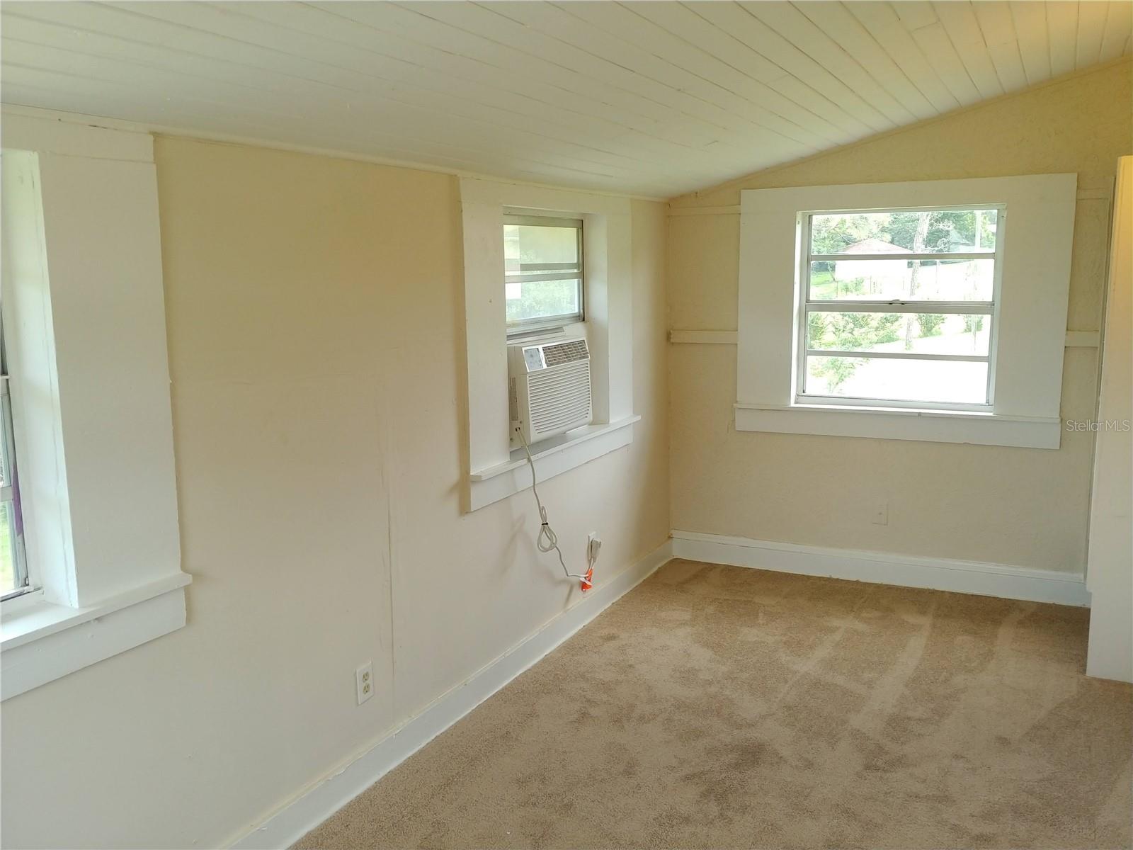 Image 22 of 43 For 423 Main Street A,b & C