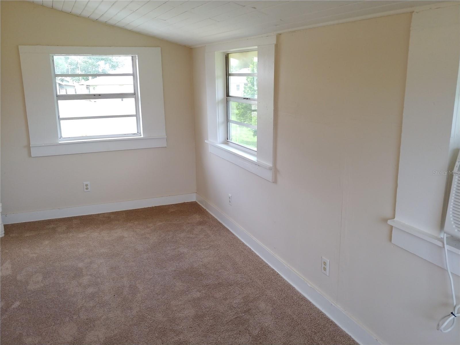 Image 23 of 43 For 423 Main Street A,b & C