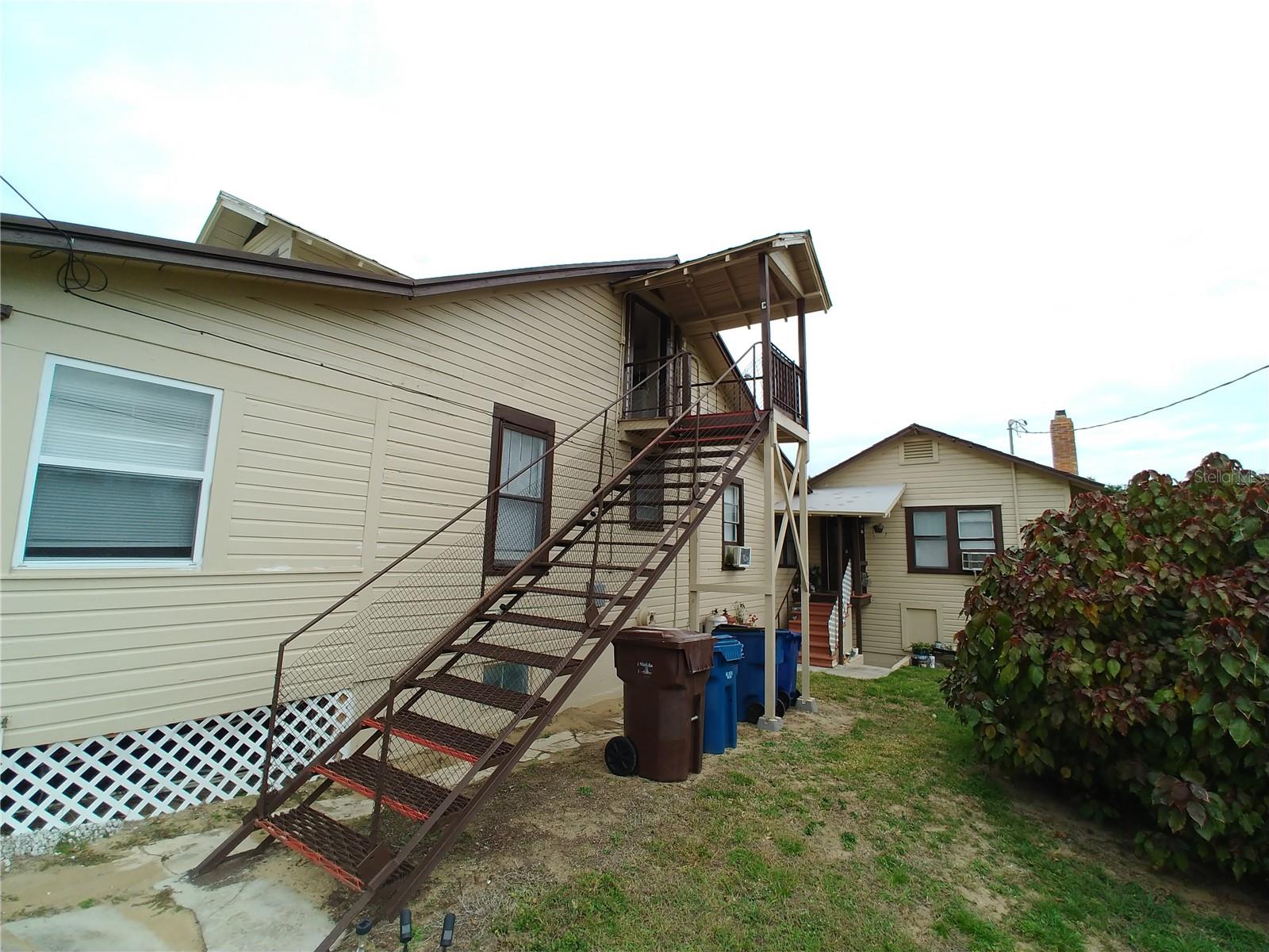 Image 26 of 43 For 423 Main Street A,b & C