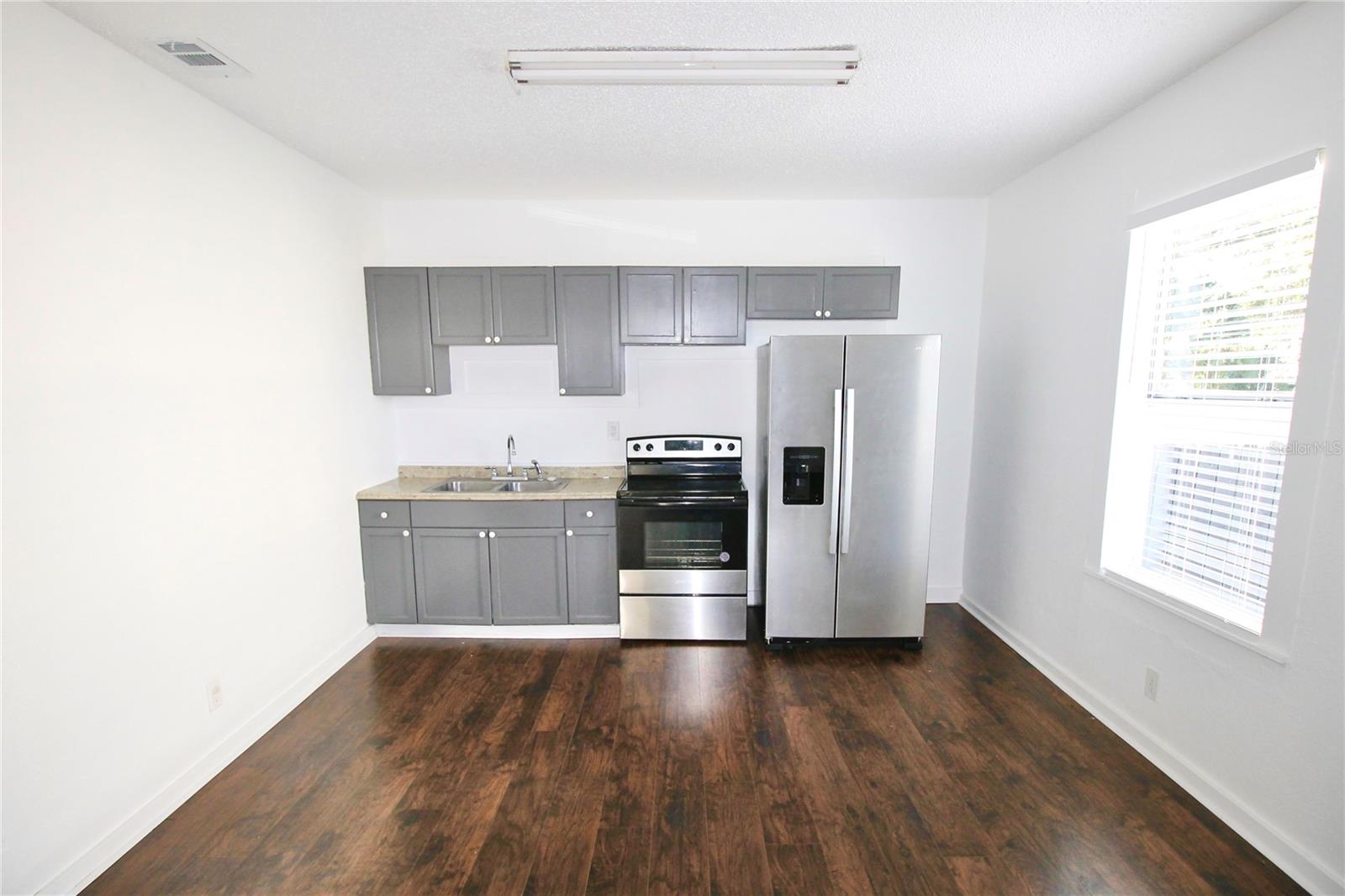 Image 12 of 78 For 608 Dundee Road