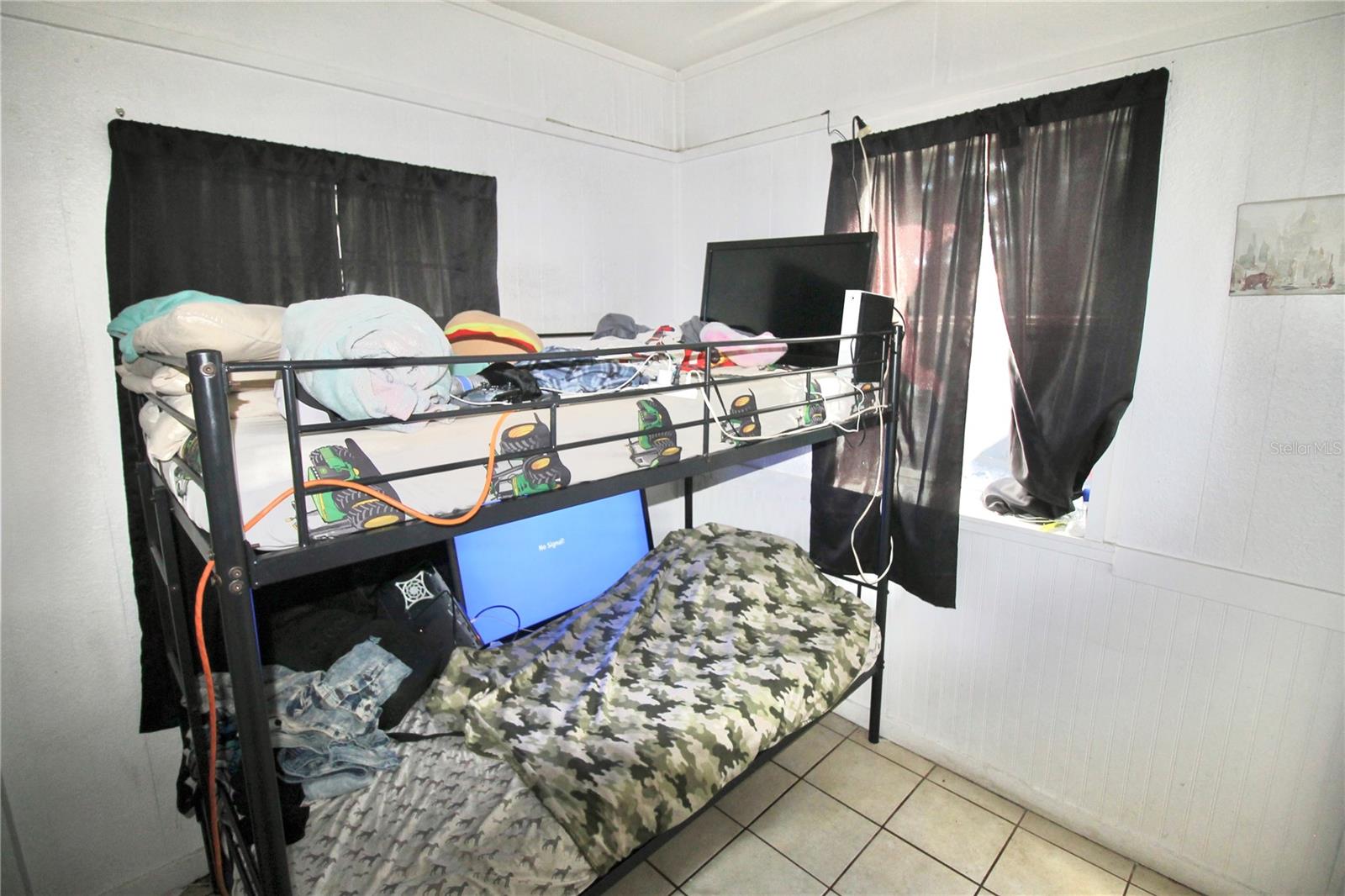 Image 32 of 78 For 608 Dundee Road