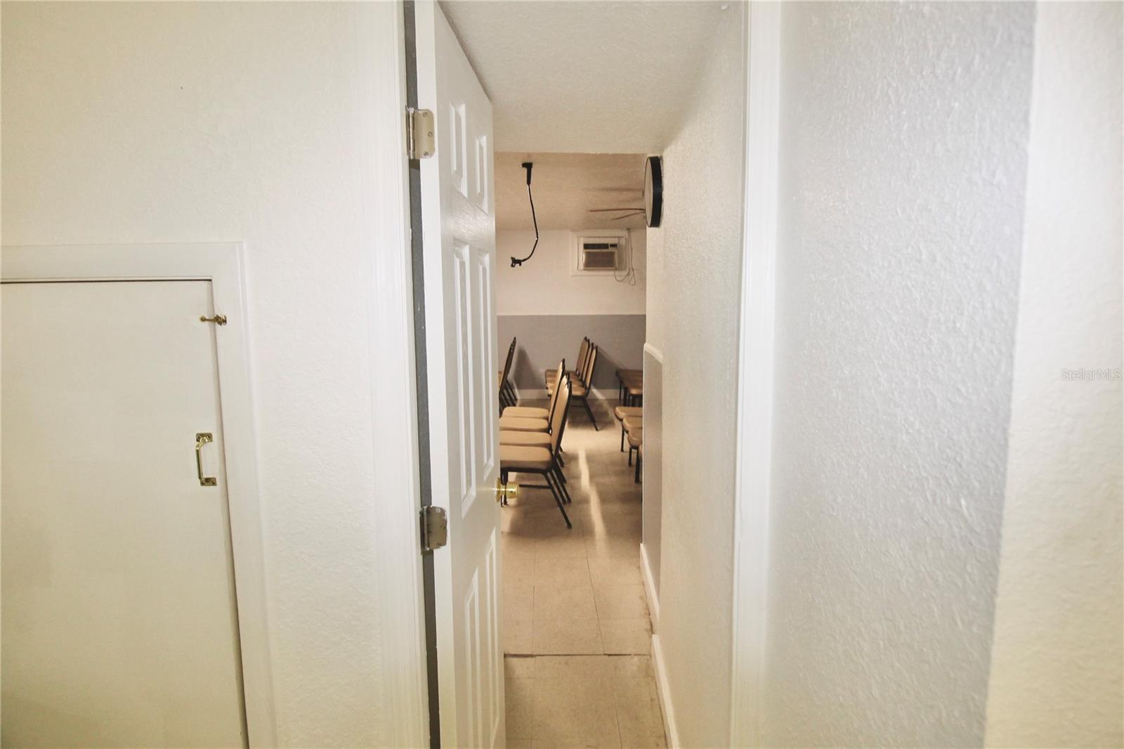 Image 41 of 78 For 608 Dundee Road