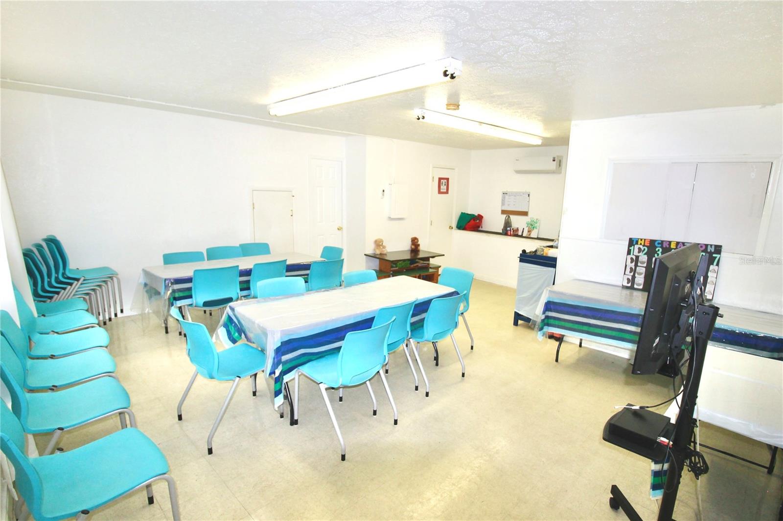 Image 44 of 78 For 608 Dundee Road