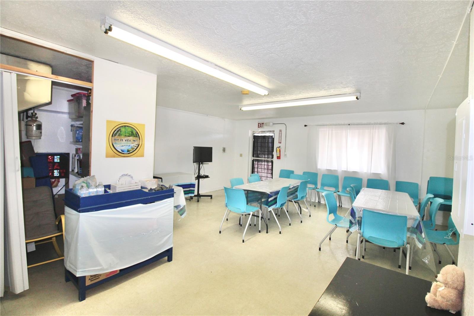 Image 45 of 78 For 608 Dundee Road