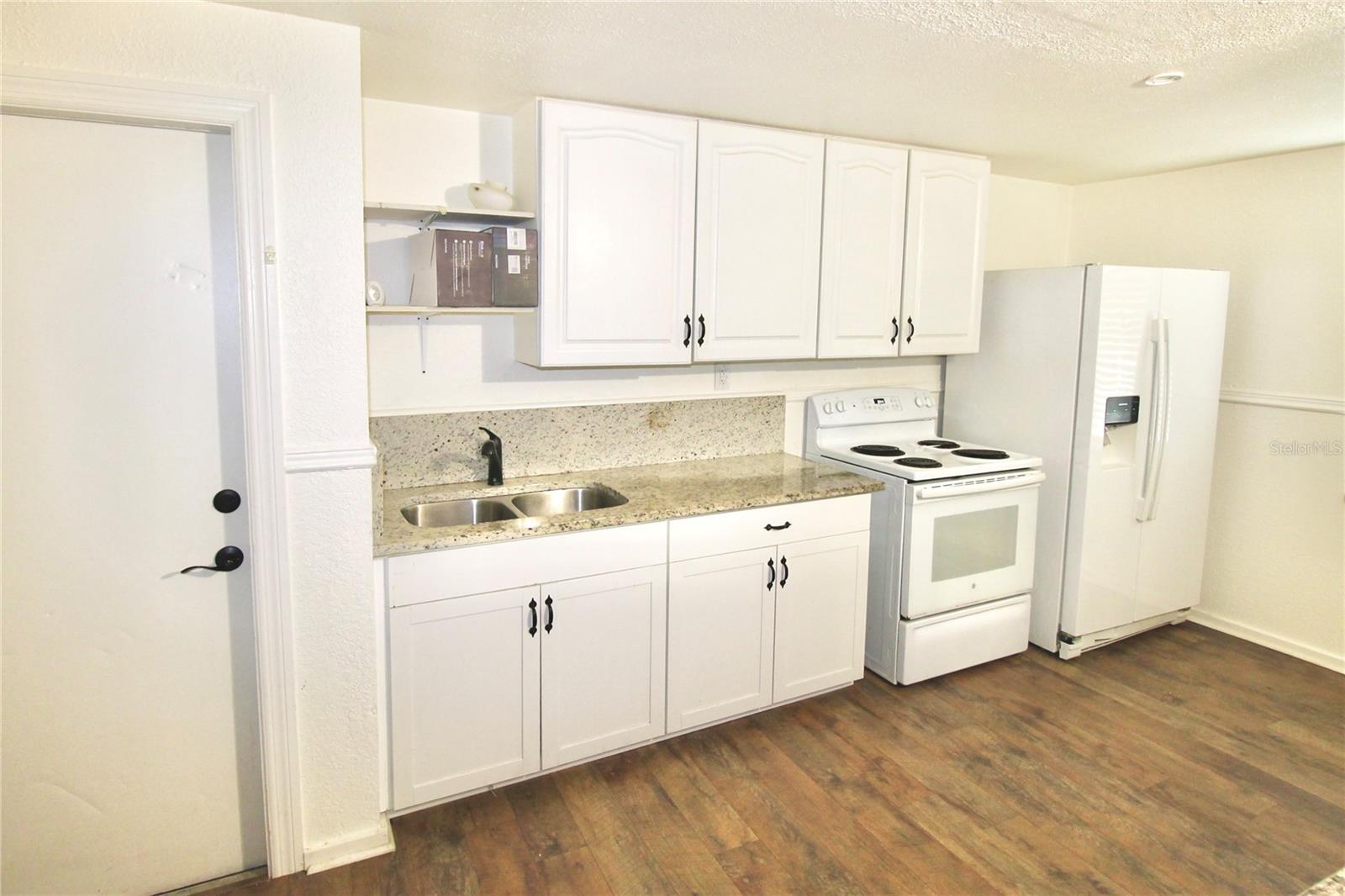 Image 52 of 78 For 608 Dundee Road