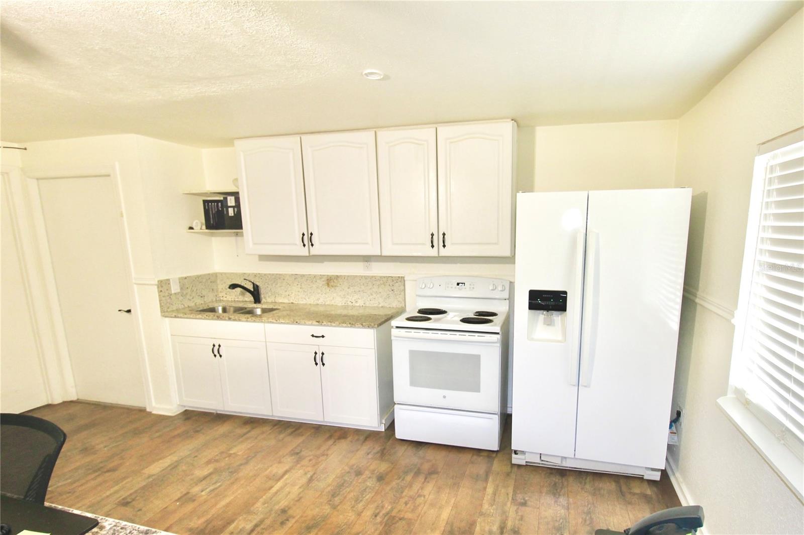 Image 54 of 78 For 608 Dundee Road