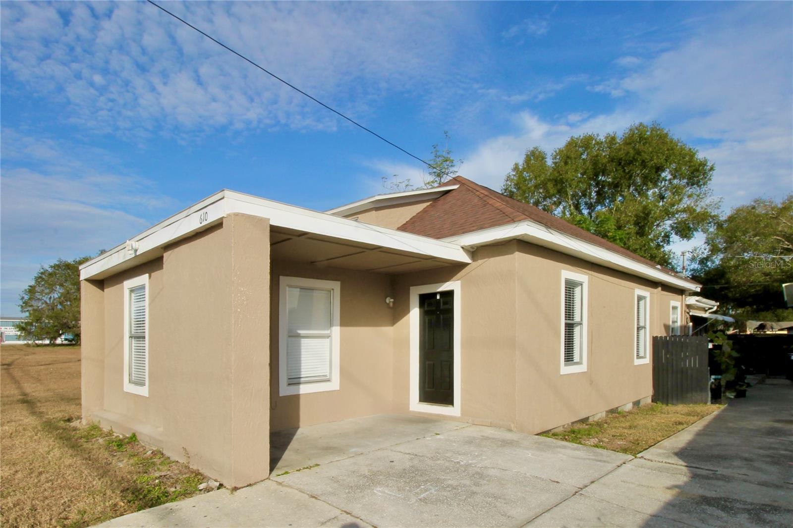 Image 8 of 78 For 608 Dundee Road