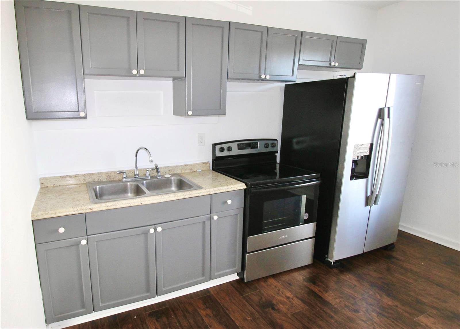 Image 13 of 42 For 610 Dundee Road