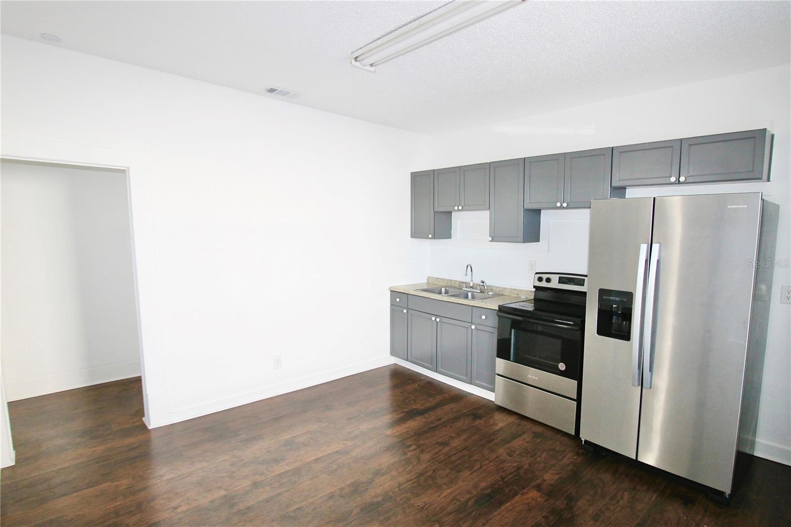 Image 14 of 42 For 610 Dundee Road