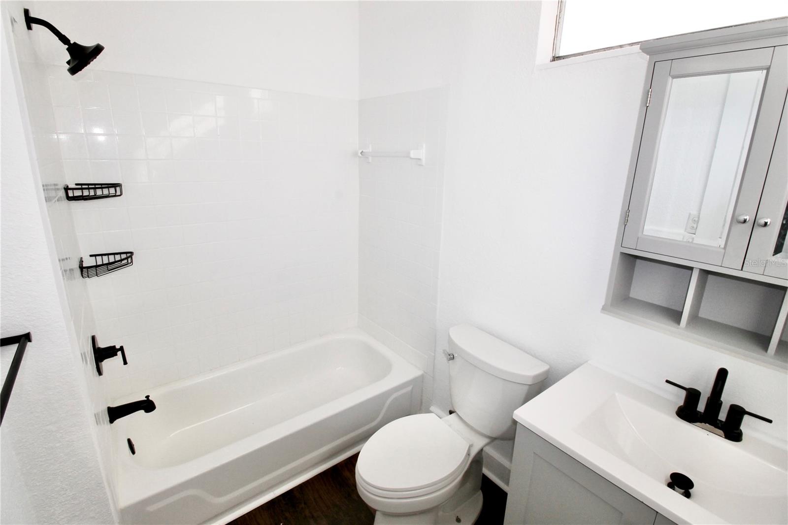 Image 18 of 42 For 610 Dundee Road