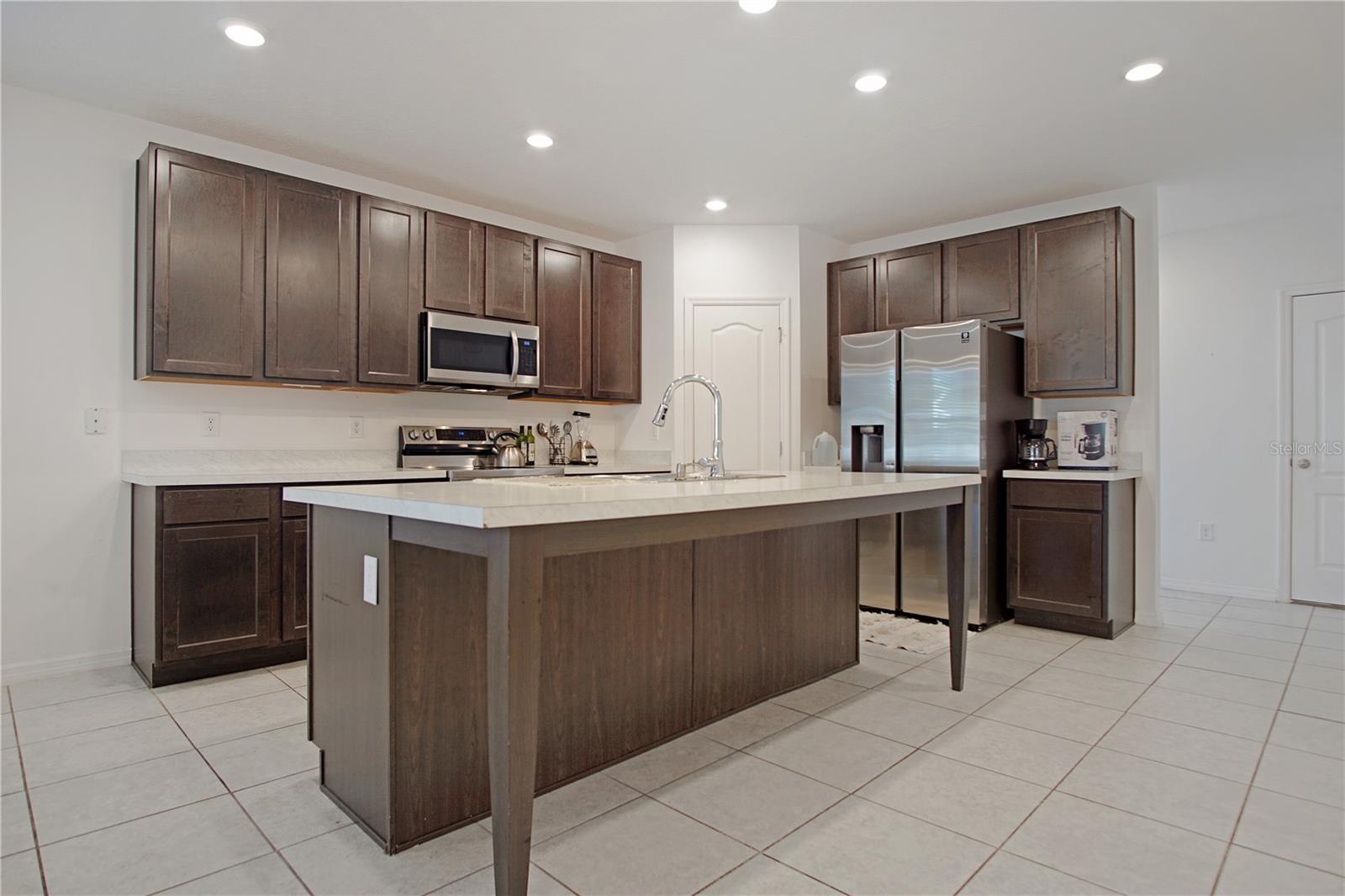 Image 8 of 27 For 920 Bocavista Court