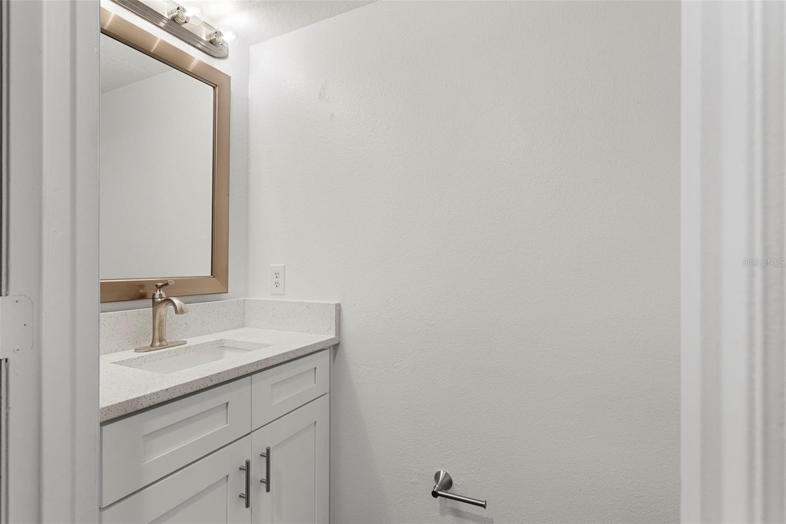 Image 15 of 38 For 917 Kenbar Avenue