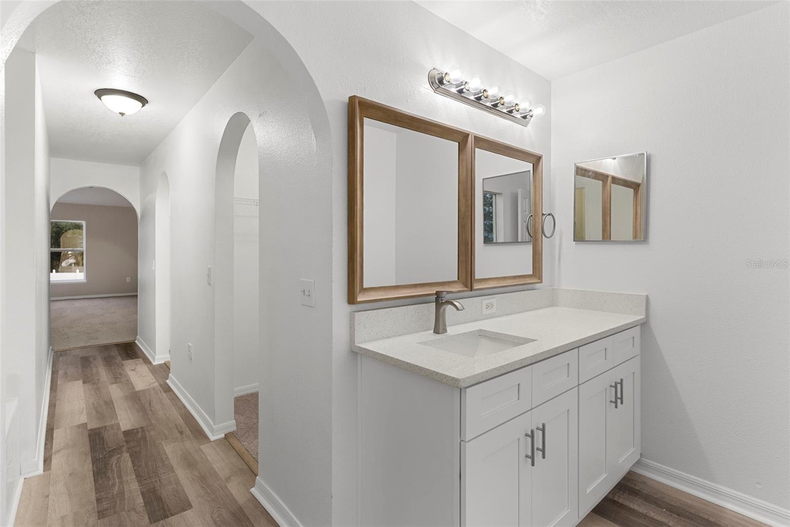 Image 24 of 38 For 917 Kenbar Avenue