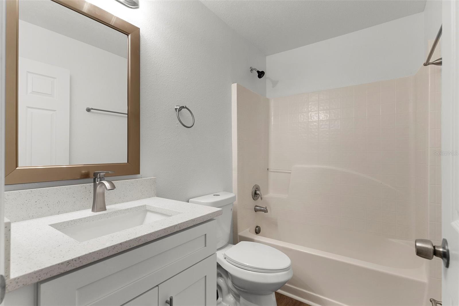 Image 28 of 38 For 917 Kenbar Avenue