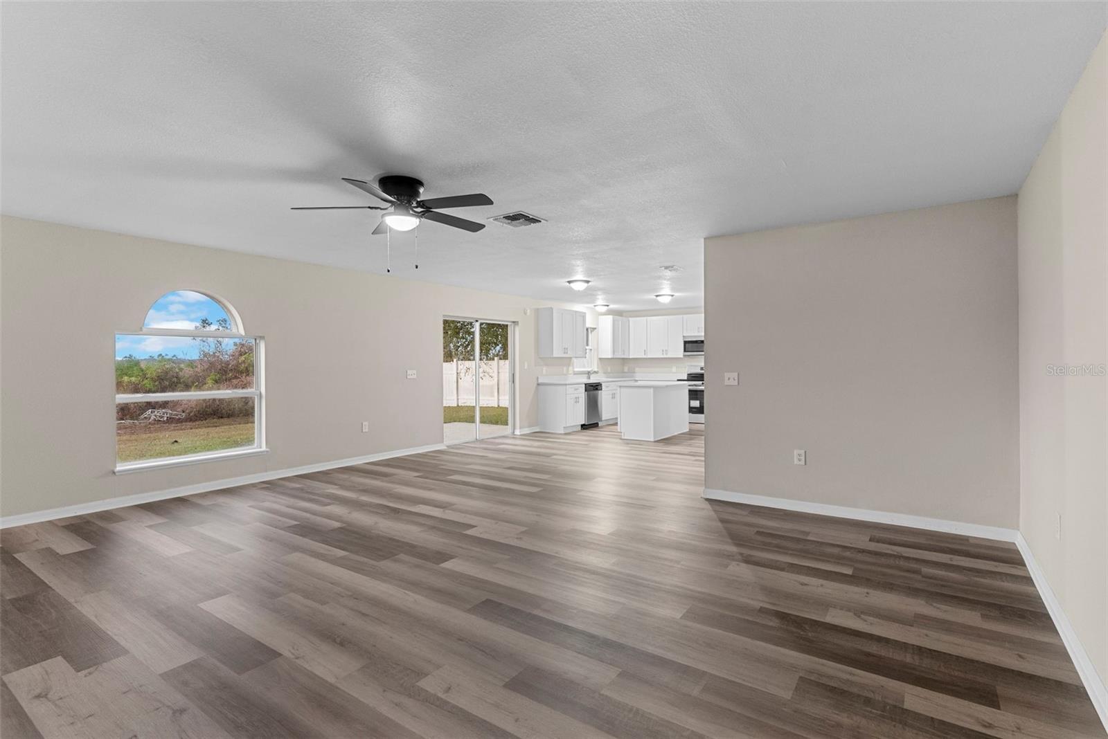 Image 9 of 38 For 917 Kenbar Avenue