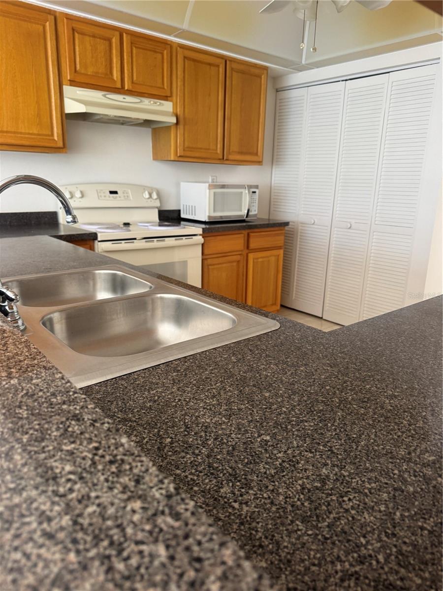 Image 18 of 50 For 23465 Harborview Road 201