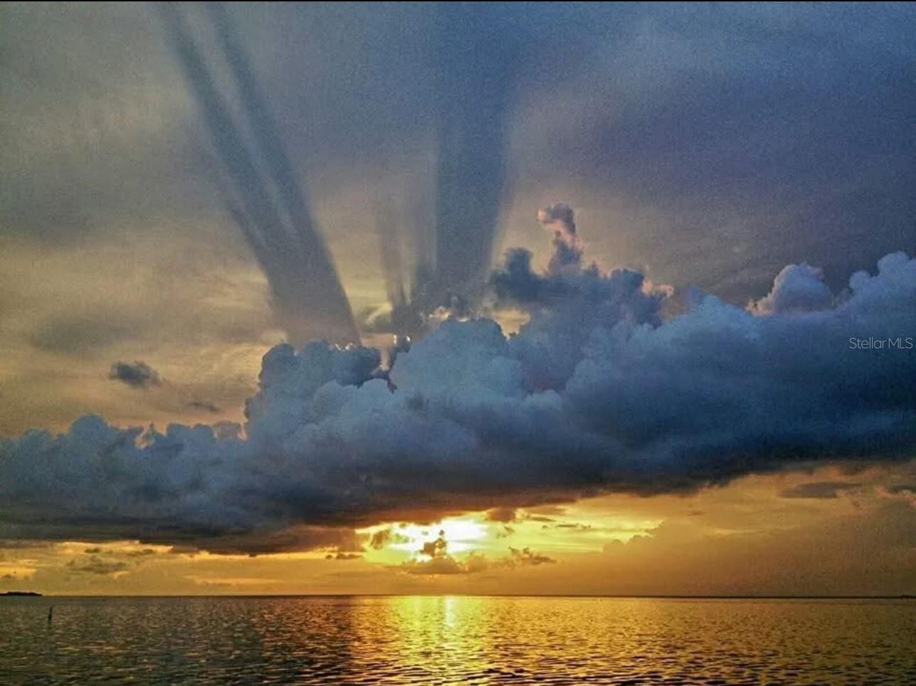 Image 34 of 50 For 23465 Harborview Road 201