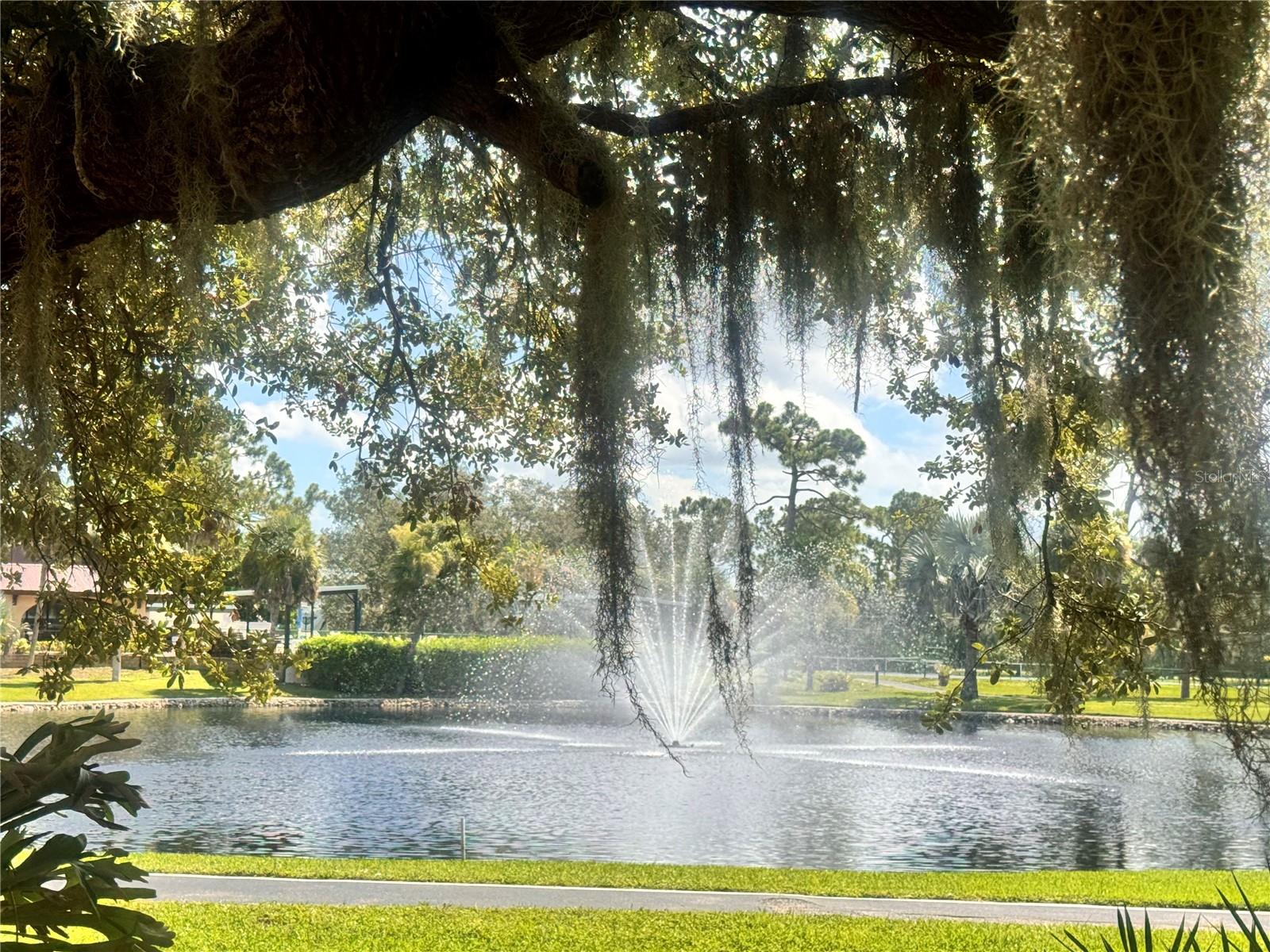 Image 37 of 50 For 23465 Harborview Road 201