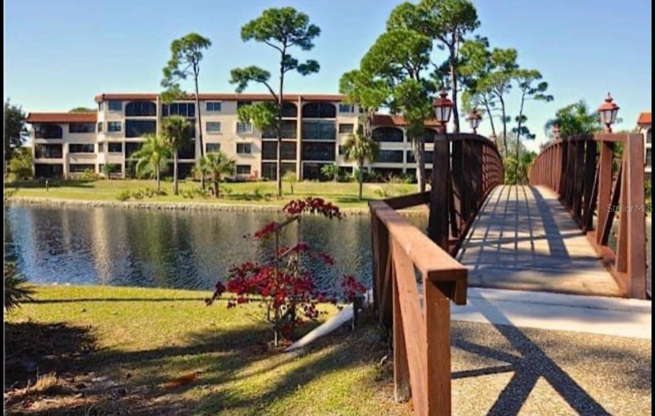 Image 43 of 50 For 23465 Harborview Road 201