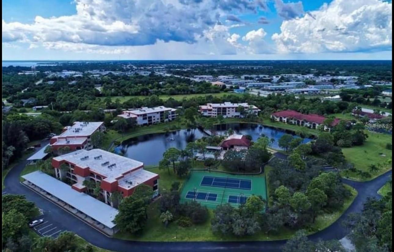 Image 44 of 50 For 23465 Harborview Road 201