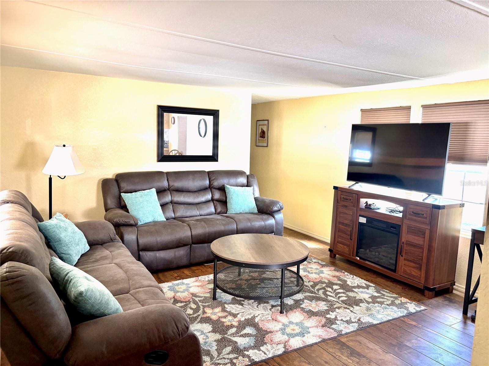 Image 4 of 28 For 76 Rosalie Oaks Boulevard