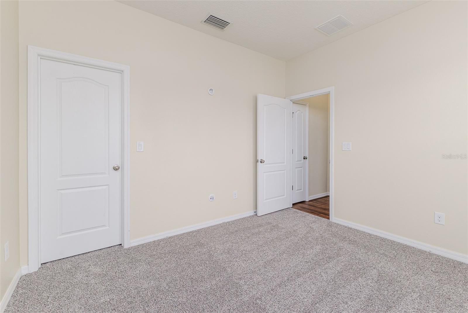 Image 18 of 52 For 143 Broad Street