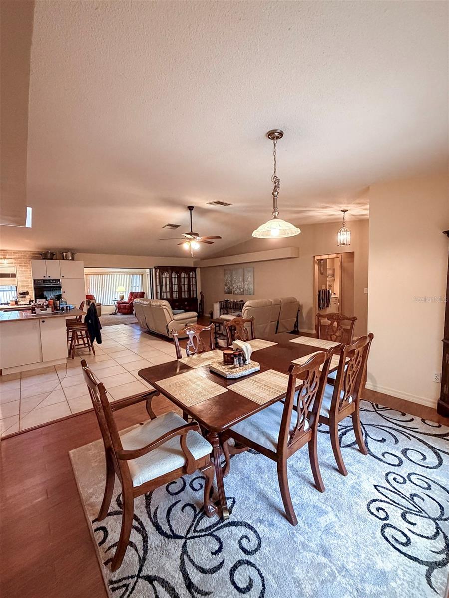 Image 11 of 21 For 404 Heron Street