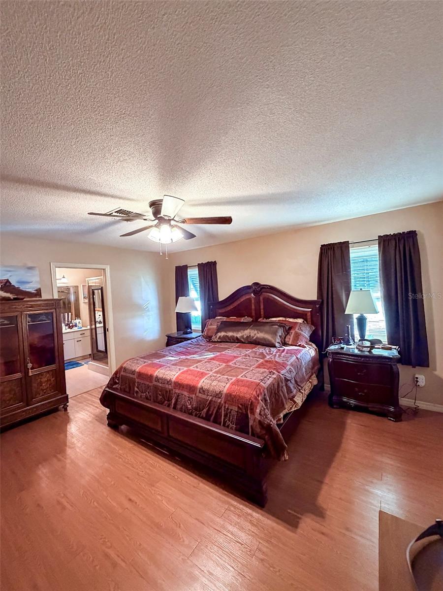 Image 16 of 21 For 404 Heron Street