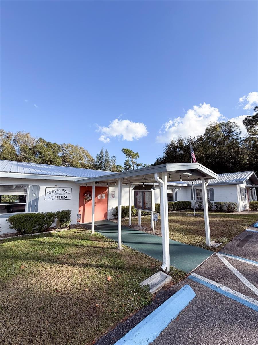 Image 20 of 21 For 404 Heron Street