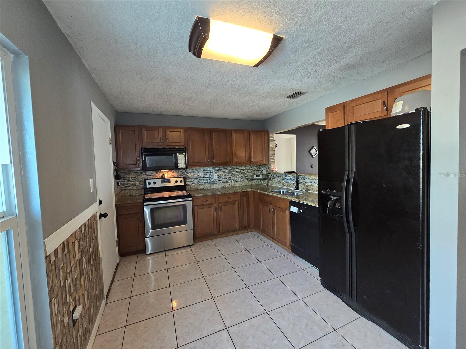 Image 38 of 77 For 431 Cart Ct