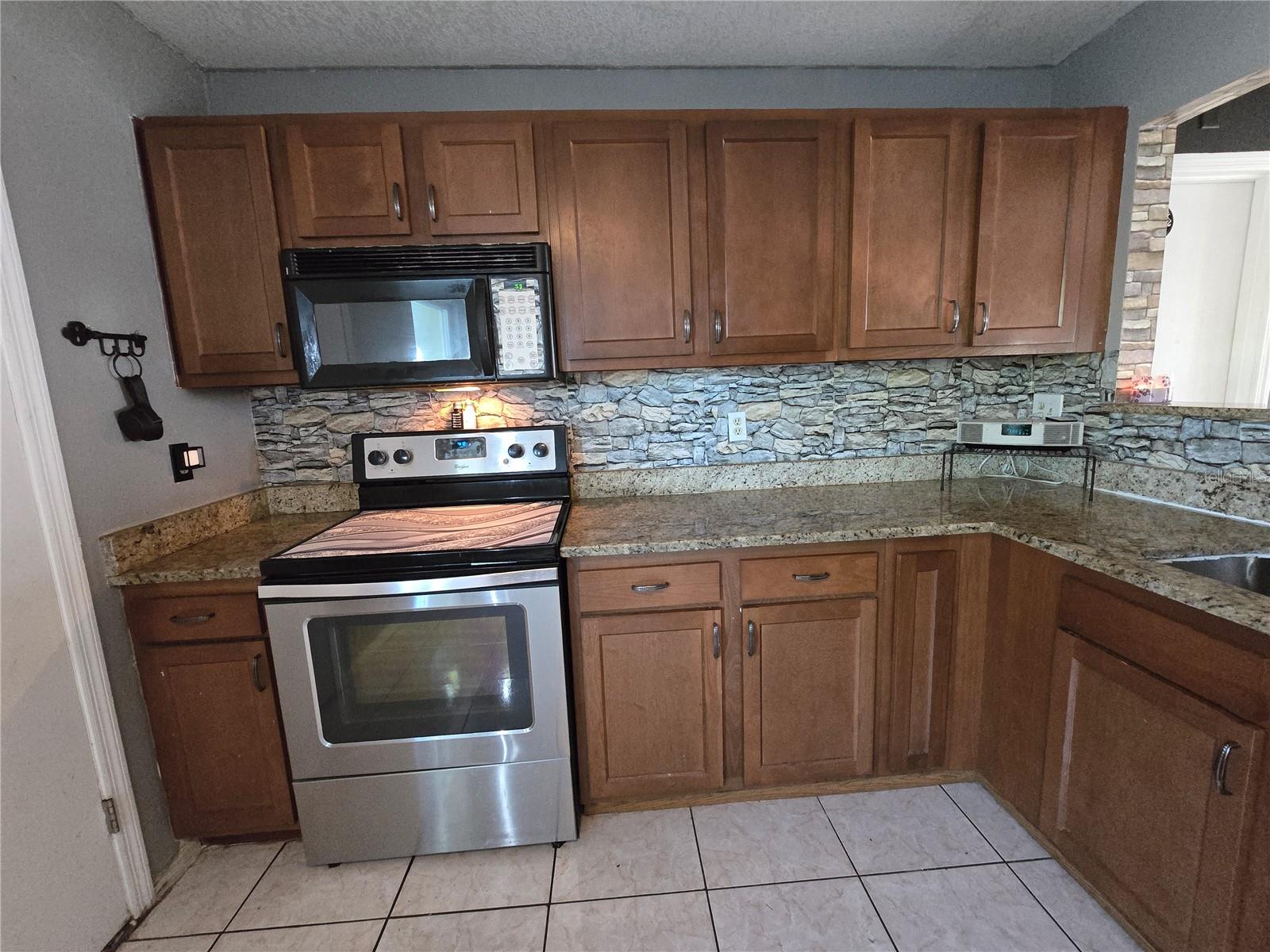 Image 39 of 77 For 431 Cart Ct