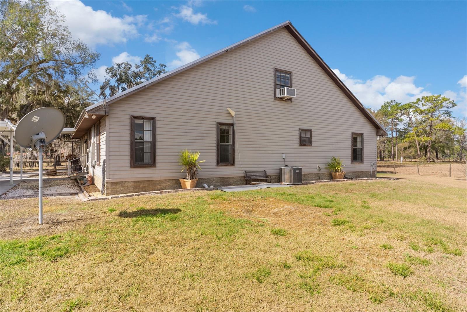 Image 6 of 46 For 17620 Poyner Road N