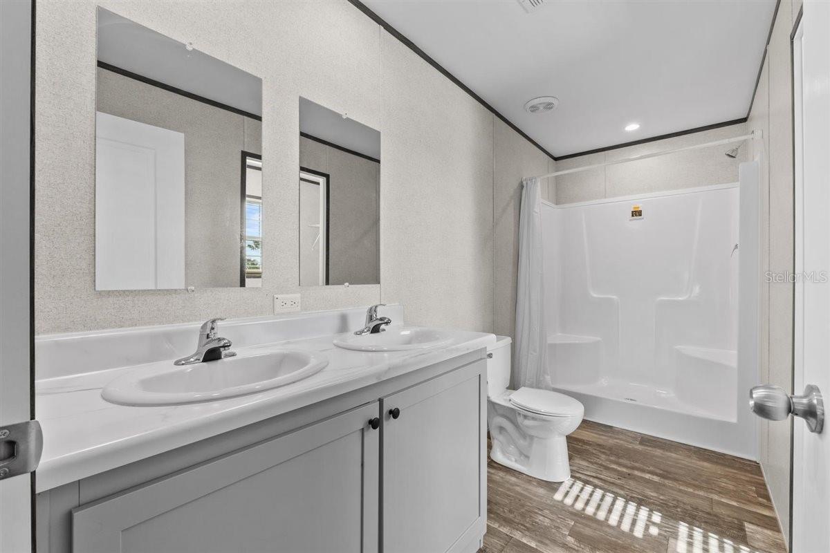 Image 24 of 36 For 2436 Edwin Street Ne