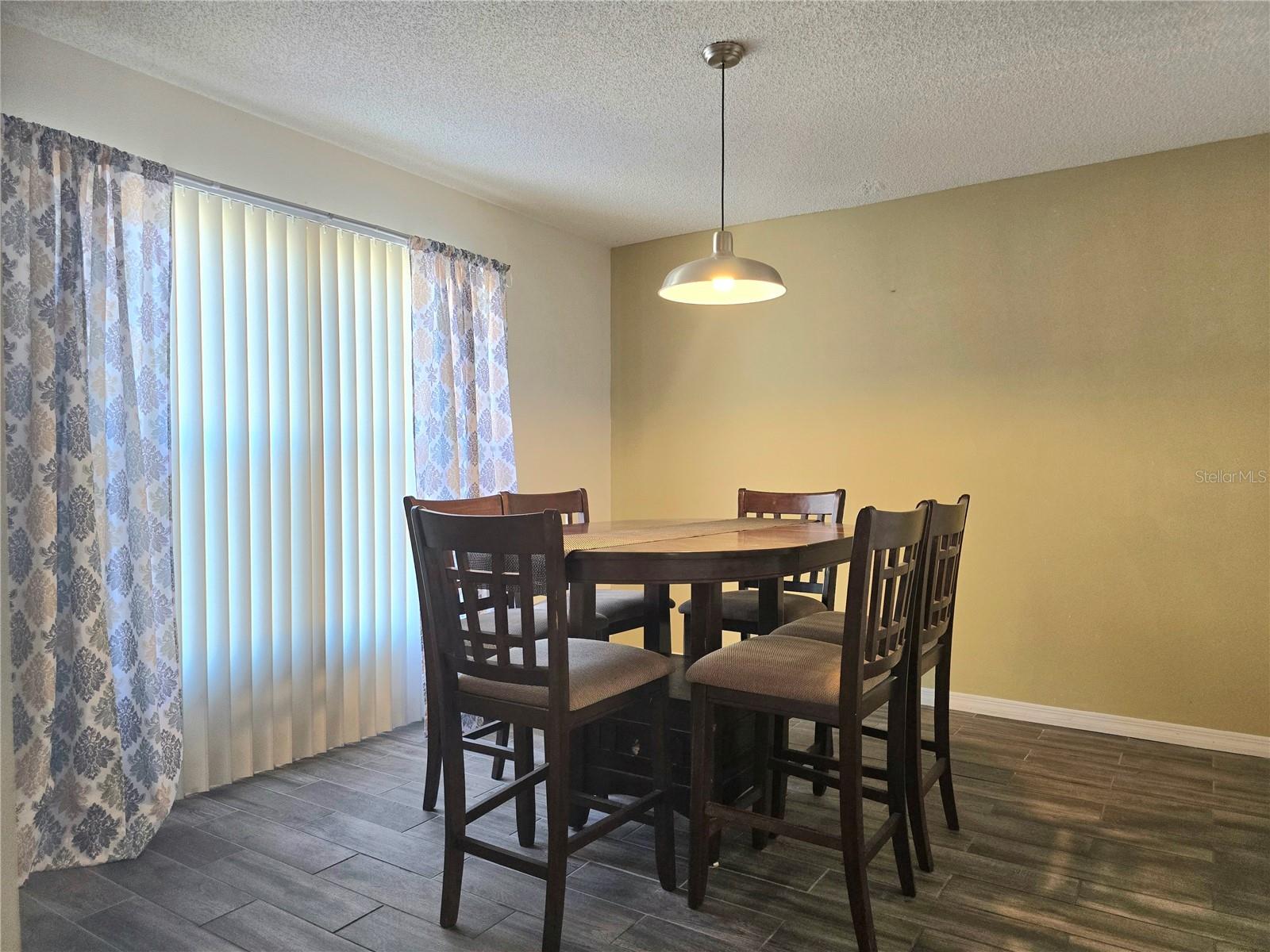 Image 13 of 41 For 707 Cambridge Way