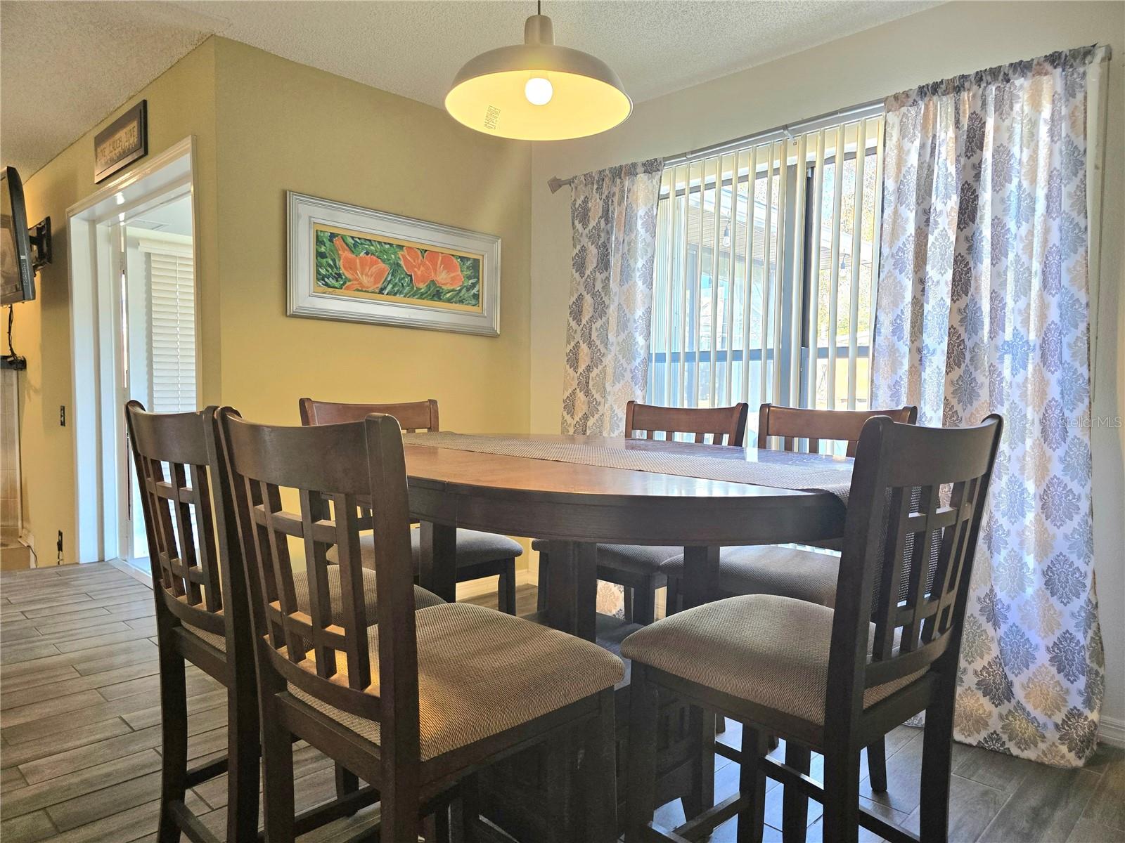 Image 14 of 41 For 707 Cambridge Way