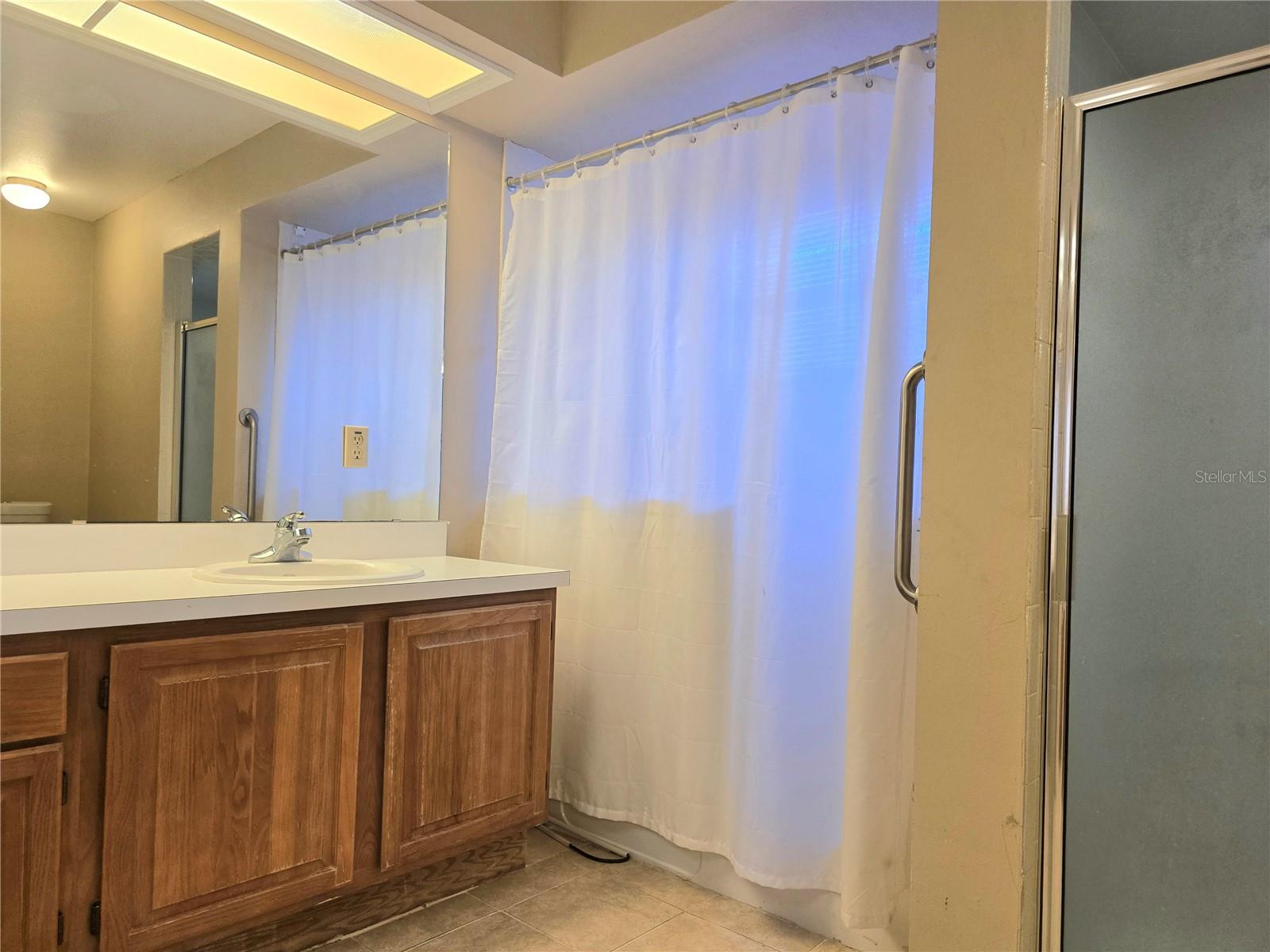 Image 21 of 41 For 707 Cambridge Way