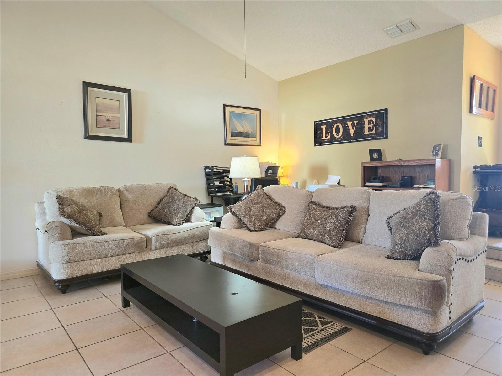 Image 8 of 41 For 707 Cambridge Way