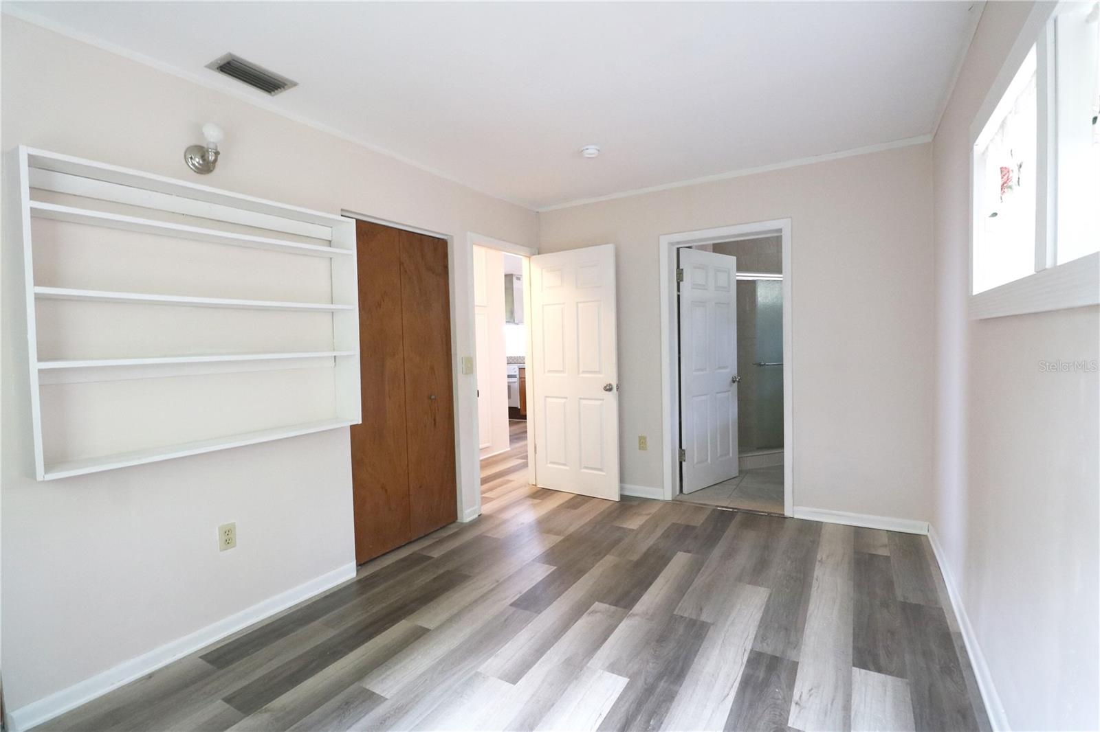 Image 4 of 13 For 1011 Cody Villa Loop Road