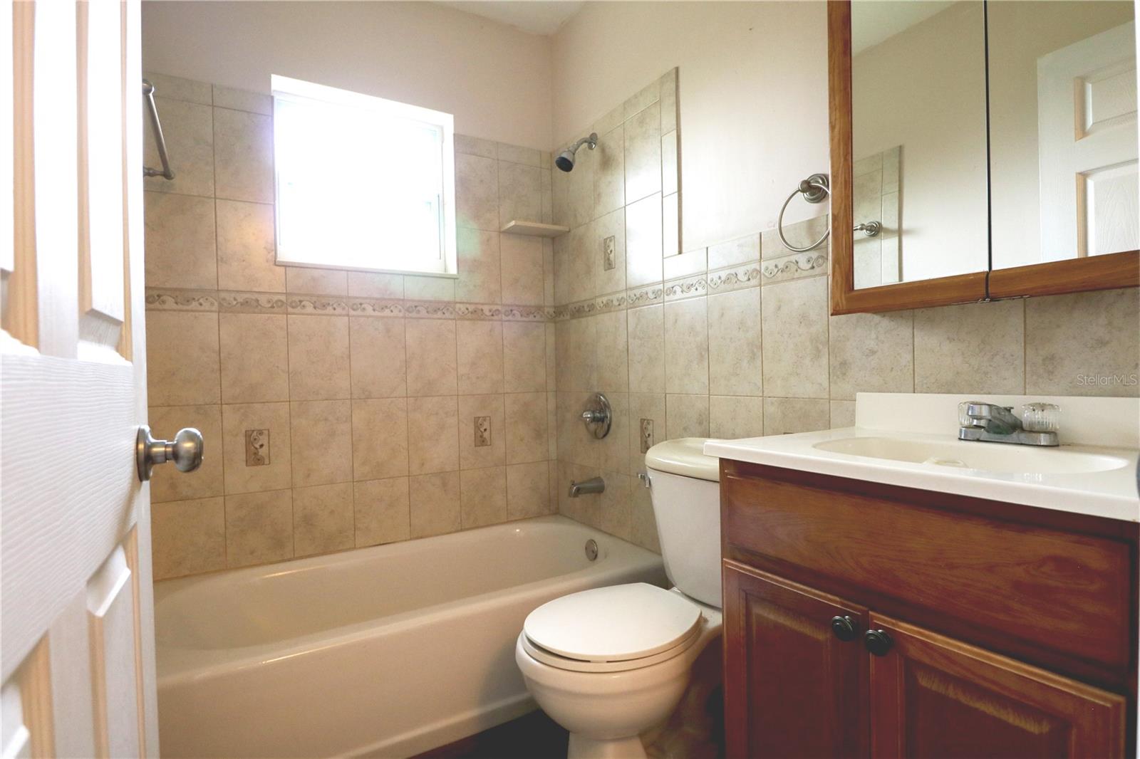 Image 9 of 13 For 1011 Cody Villa Loop Road