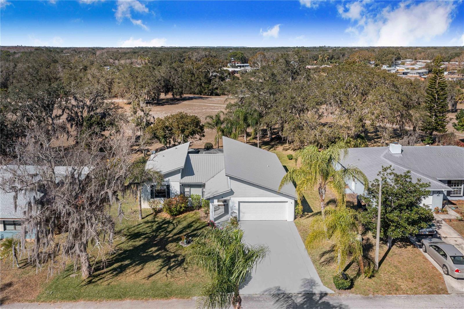 Image 2 of 28 For 3 Maple Run 