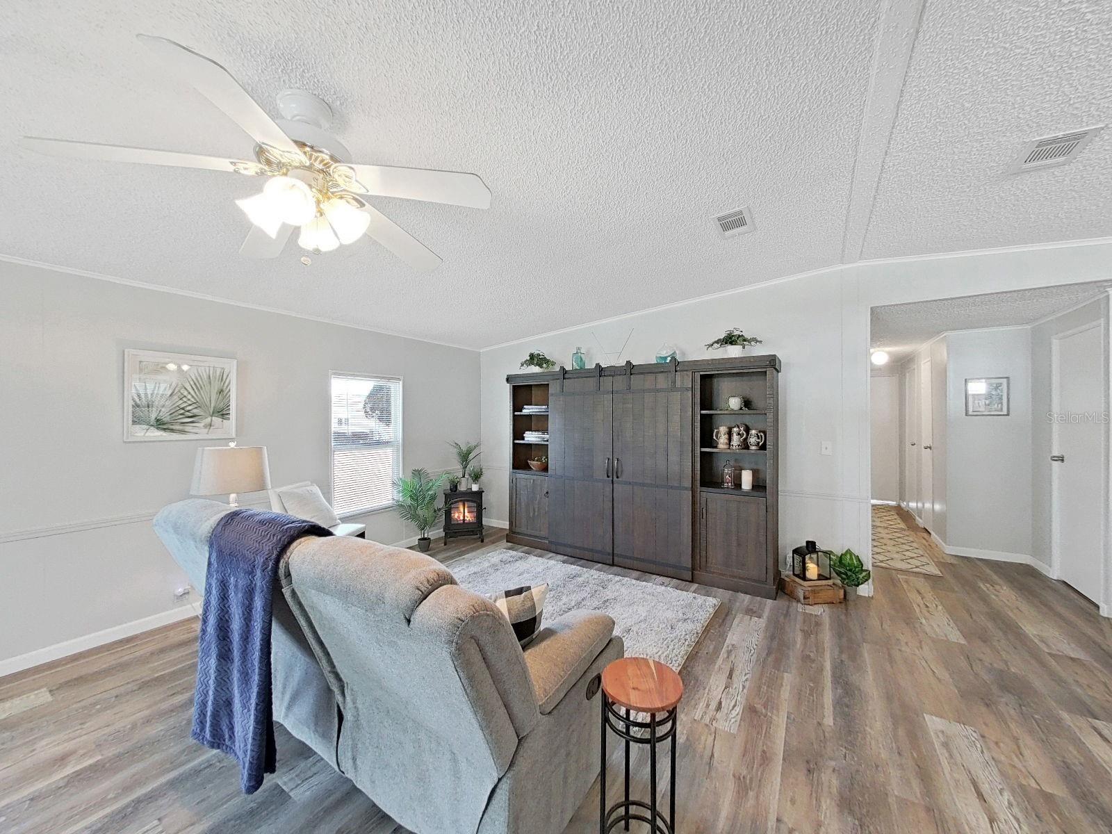 Image 13 of 38 For 1811 Fox Hill Dr