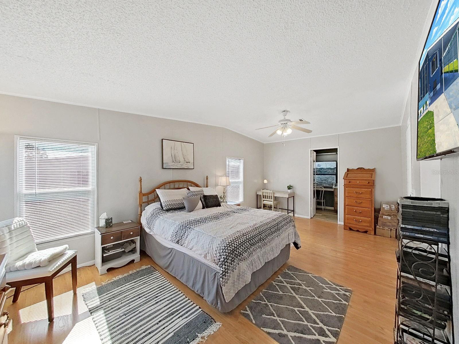 Image 16 of 38 For 1811 Fox Hill Dr