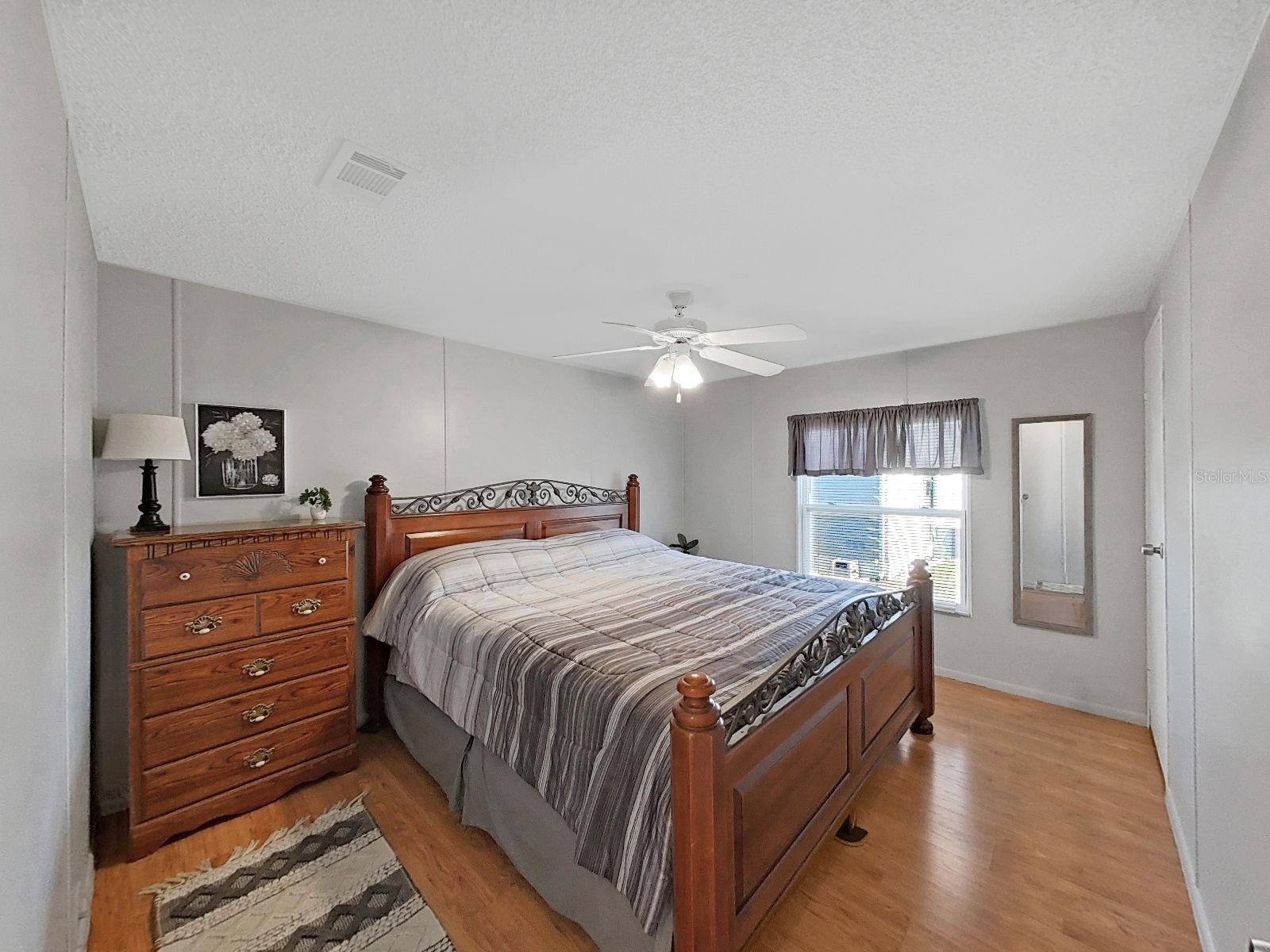 Image 19 of 38 For 1811 Fox Hill Dr