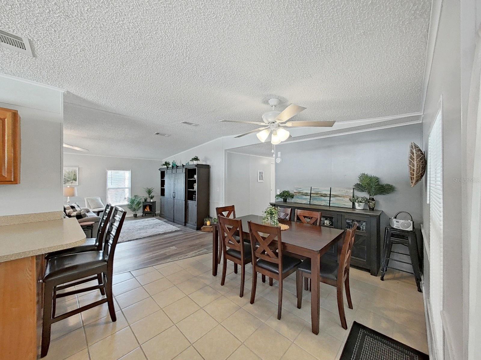 Image 6 of 38 For 1811 Fox Hill Dr