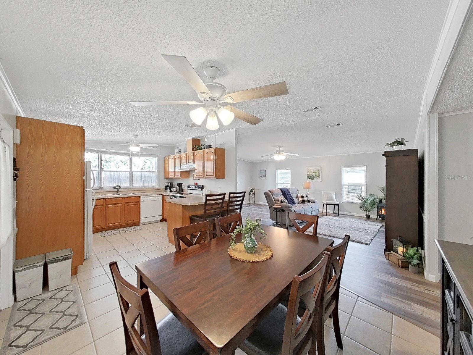 Image 7 of 38 For 1811 Fox Hill Dr